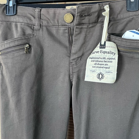 Democracy Brown Chinos Modern Sleek Design - Picture 3 of 5